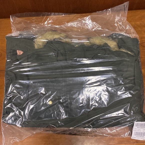 J Crew New Perfect Winter parka
Item BM534 - Picture 3 of 4